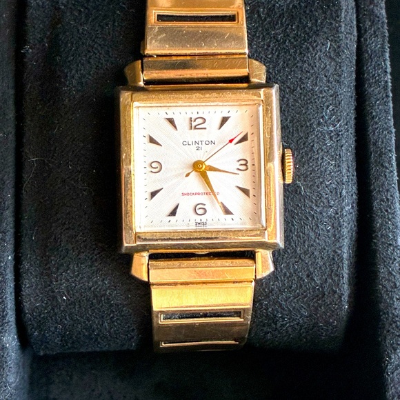 Vintage 10kt rgf Clinton Tank 21 jewel !! Great condition. Runs and keeps time!!